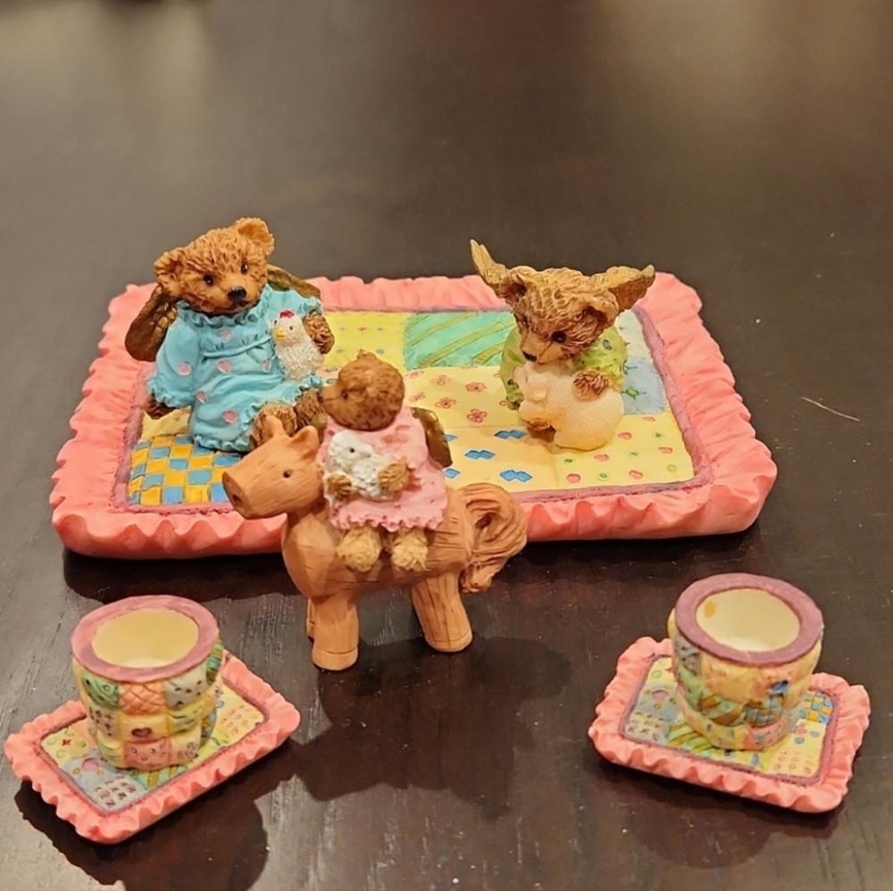 1996 YOUNGS INC, Ceramic miniature teaset, 3 Sister Bears